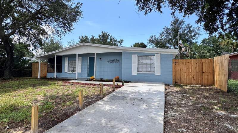 4 bedroom Single Family Residence at 8315 Libby Lane, Sanson Park Unit 2, Tampa — photo 2
