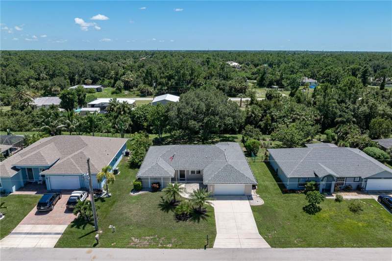 3 bedroom Single Family Residence at 313 Gold Tree, Punta Gorda Isles Sec 18, Punta Gorda — photo 2