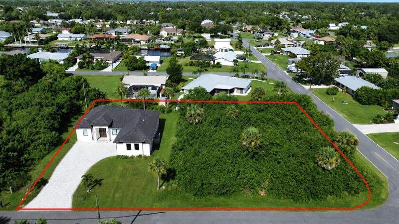 3 bedroom Single Family Residence at 4317 Meager Circle, Port Charlotte Sec 037, Port Charlotte — photo 3