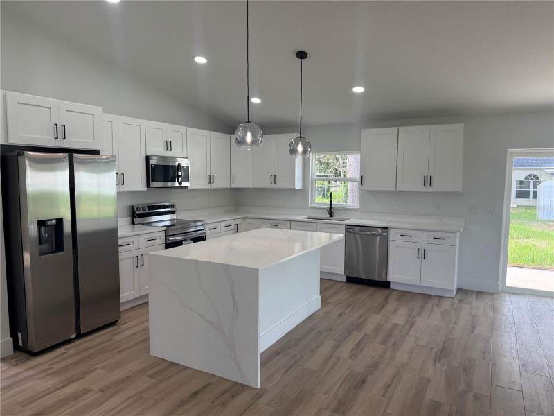 3 bedroom Single Family Residence at 7 Pine Trce, Silver Springs Shores, Ocala — photo 4