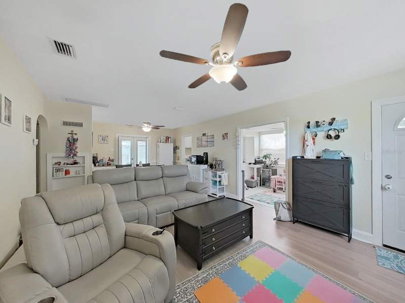 2 bedroom Single Family Residence at 2730 Edwards Avenue, Ling-A-Mor Sub, St Petersburg — photo 5