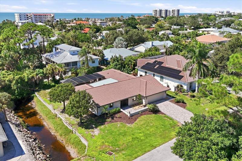 3 bedroom Single Family Residence at 620 Hibiscus Drive, Golden Beach, Venice — photo 3