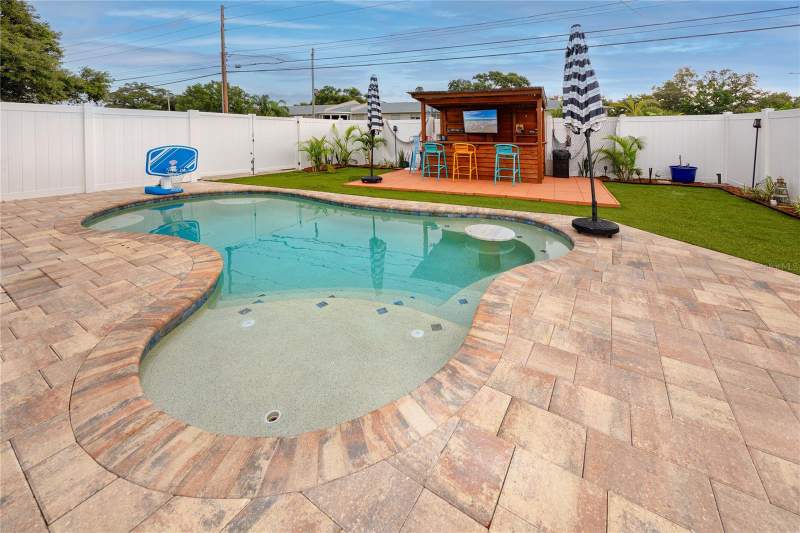 4 bedroom Single Family Residence at 6200 52nd Avenue, Oak Grove Manor 1st Add, St Petersburg — photo 5