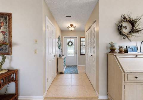 319 Linger Lane, Sun City Center FL - photo 7 of 31