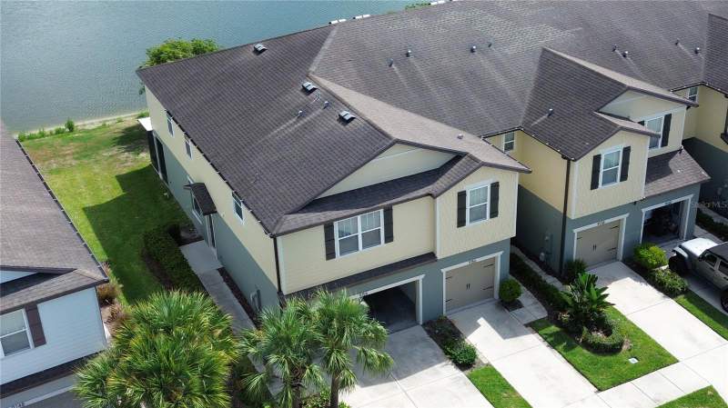 3 bedroom Townhouse at 9154 Hillcroft Drive, Magnolia Park Northeast Reside, Riverview — photo 2