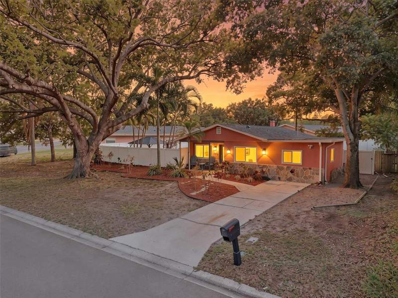 3 bedroom Single Family Residence at 961 Lexington Drive, Highland Estates, Dunedin — photo 2