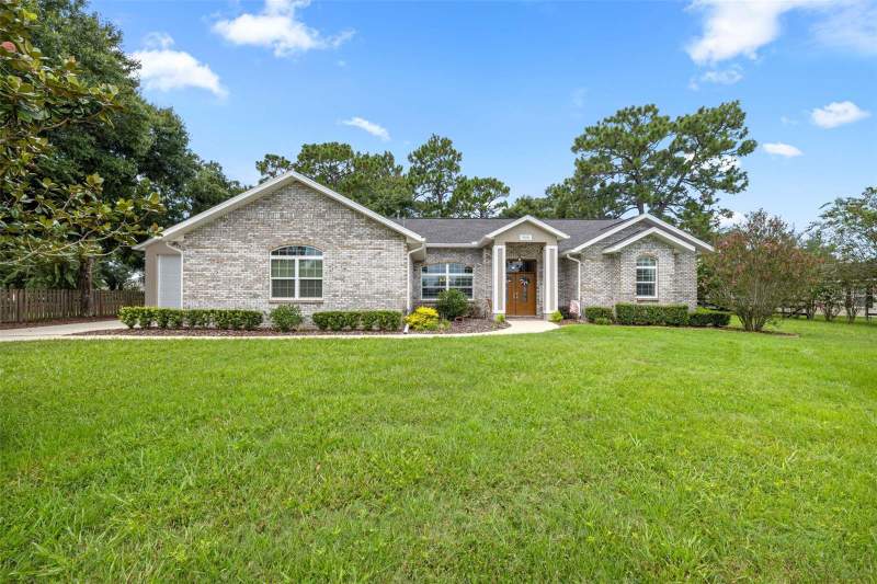 3 bedroom Single Family Residence at 5592 NE 61st Avenue Road, Silver Mdws Central, Silver Springs — photo 2