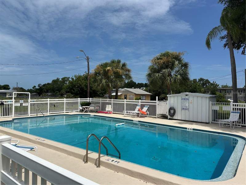 2 bedroom Manufactured Home at 4150 66th Street #1, Brookside Mobile Manor Inc, St Petersburg — photo 4