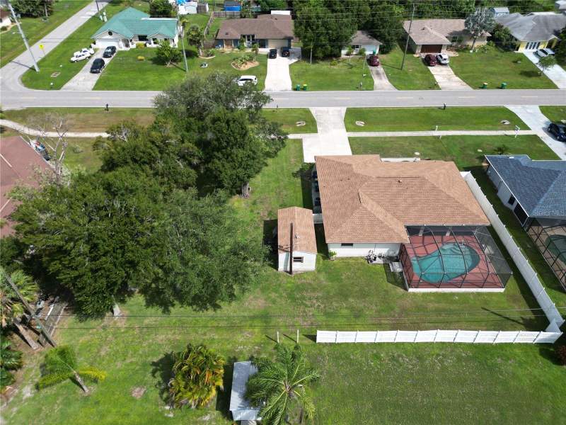 3 bedroom Single Family Residence at 19842 Midway Blvd, Port Charlotte Sec 008, Port Charlotte — photo 4