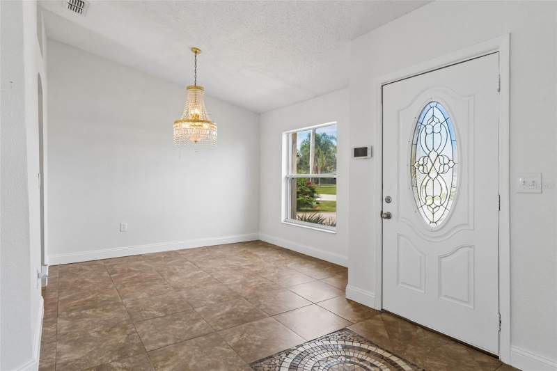 3 bedroom Single Family Residence at 304 Jacksonville Ct, Poinciana Nbrhd 02 Village 03, Kissimmee — photo 4