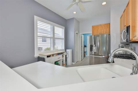 1050 Regal Manor Way, Sun City Center FL - photo 16 of 47