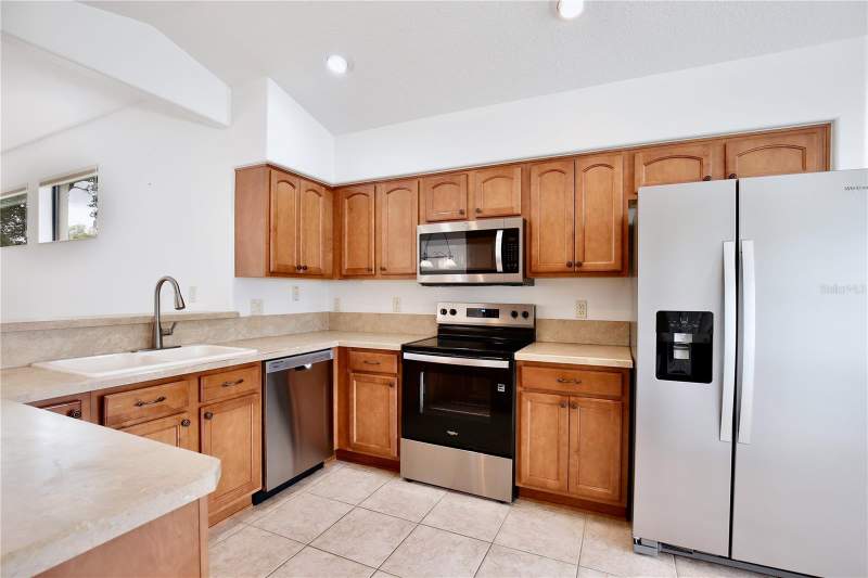3 bedroom Single Family Residence at 27210 Stoney Brook Drive, Leesburg Legacy Of Leesburg Unit 07, Leesburg — photo 4