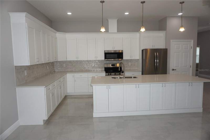 4 bedroom Single Family Residence at 12572 Tree Street, Tree Land Park, Largo — photo 5