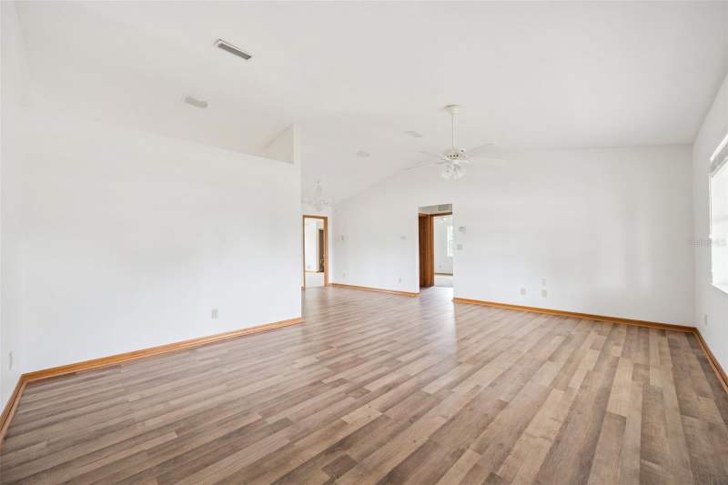 3 bedroom Single Family Residence at 261 SE 61st Court, Churchill, Ocala — photo 5
