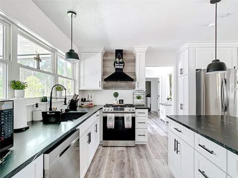 7374 Circle Drive, Lady Lake FL - photo 12 of 54