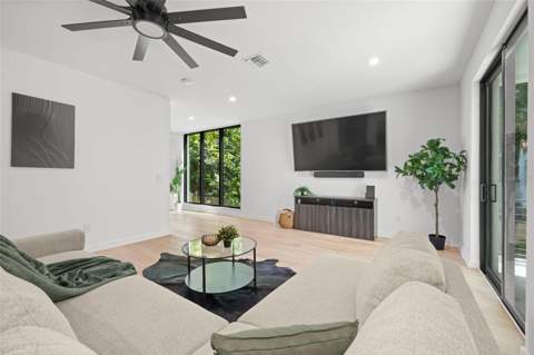 98 W Davis Boulevard, Tampa FL - photo 18 of 86