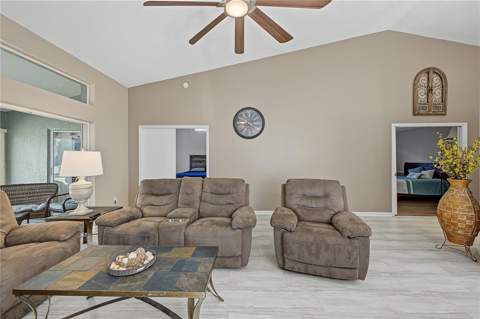 9475 Mississippi Run, Weeki Wachee FL - photo 11 of 38