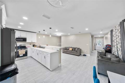 704 Cedar Street, Daytona Beach FL - photo 13 of 55