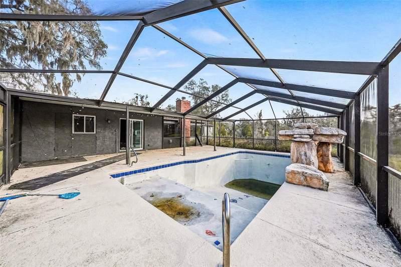 4 bedroom Single Family Residence at 27178 Hickory Hill Road, W1/2 Of W1/2 Of Ne1/4 Of Ne1/4 Or 425 Pg 435, Brooksville — photo 4