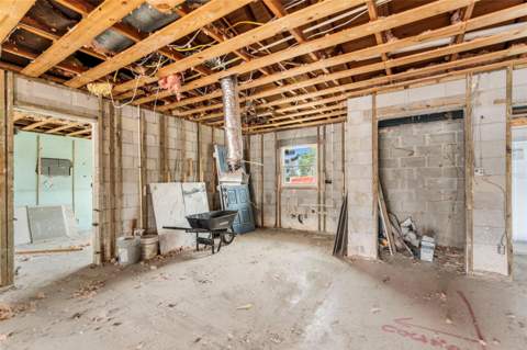 9570 Sun Isle Drive, St Petersburg FL - photo 7 of 35