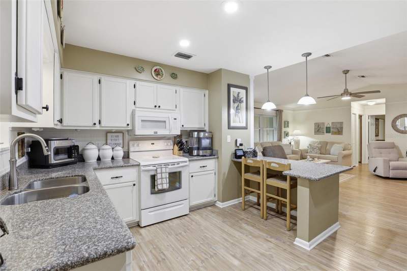3 bedroom Single Family Residence at 710 SW 77th Terrace, Westchester Manor, Gainesville — photo 3