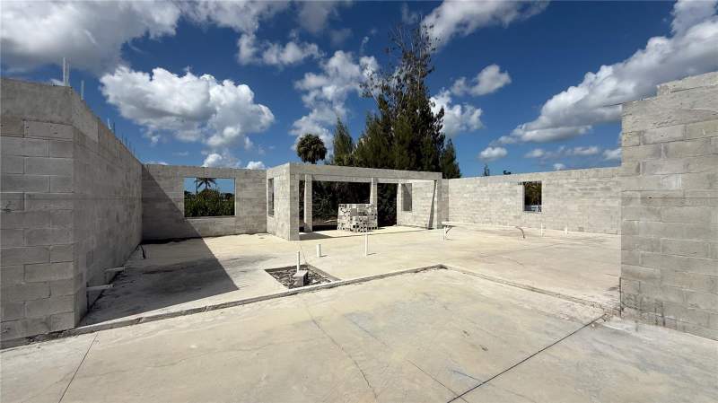 4 bedroom Single Family Residence at 2310 NW 35th Place, Cape Coral, Cape Coral — photo 3