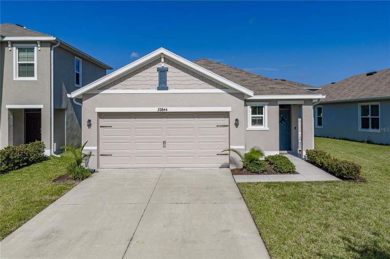 3 bedroom Single Family Residence at 32844 Brooks Hawk Lane, Union Park Ph 8D, Wesley Chapel — photo 5