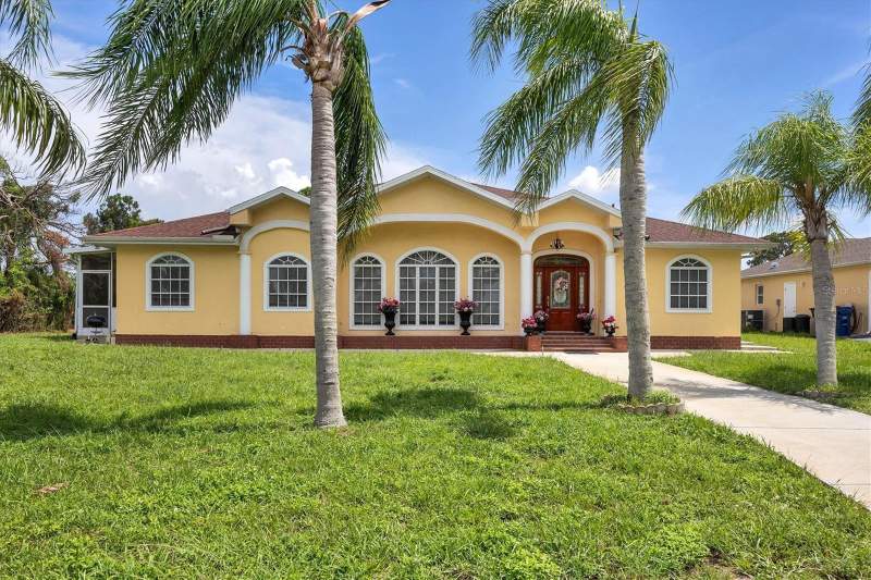 5 bedroom Single Family Residence at 12209 Cotorro Avenue, Warm Mineral Spgs, North Port — photo 2
