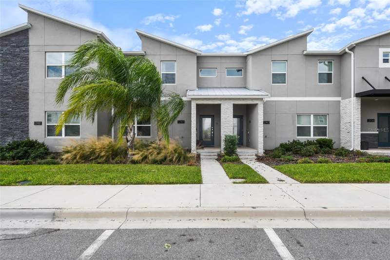 4 bedroom Townhouse at 1244 CHALLENGE DRIVE, STONEYBROOK SOUTH NORTH PRCL PH 5, DAVENPORT — photo 2