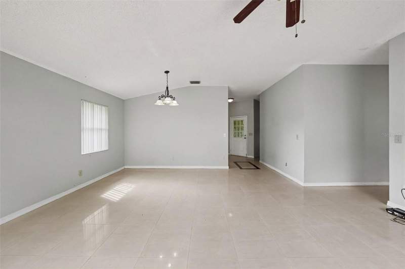 2 bedroom Single Family Residence at 888 Franklin Circle, Franklin Square Ph III, Palm Harbor — photo 2