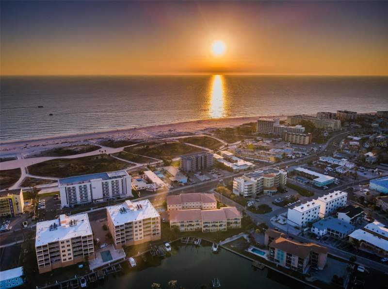 3 bedroom Townhouse at 11595 Gulf Boulevard #6, Entrada Condo, Treasure Island — photo 4