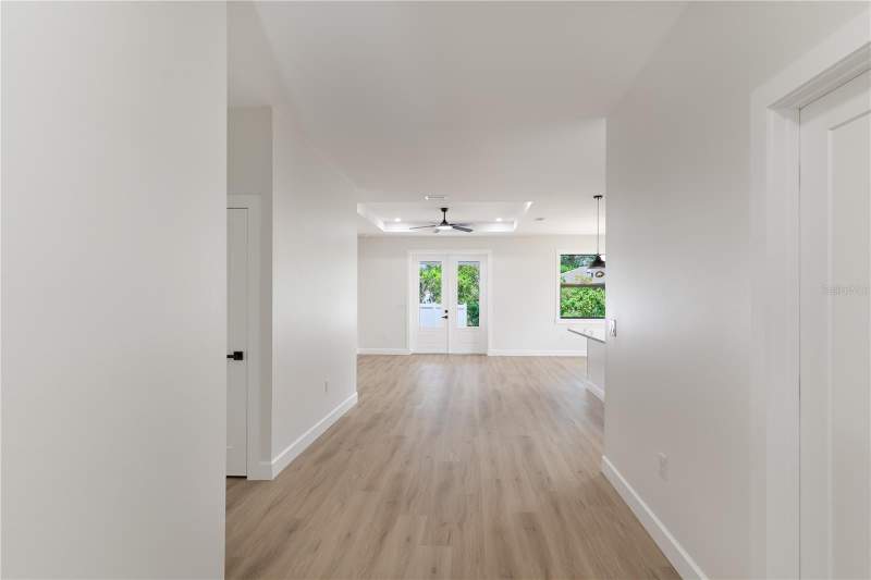 3 bedroom Single Family Residence at 923 Cumberland Road, South Venice, Venice — photo 4