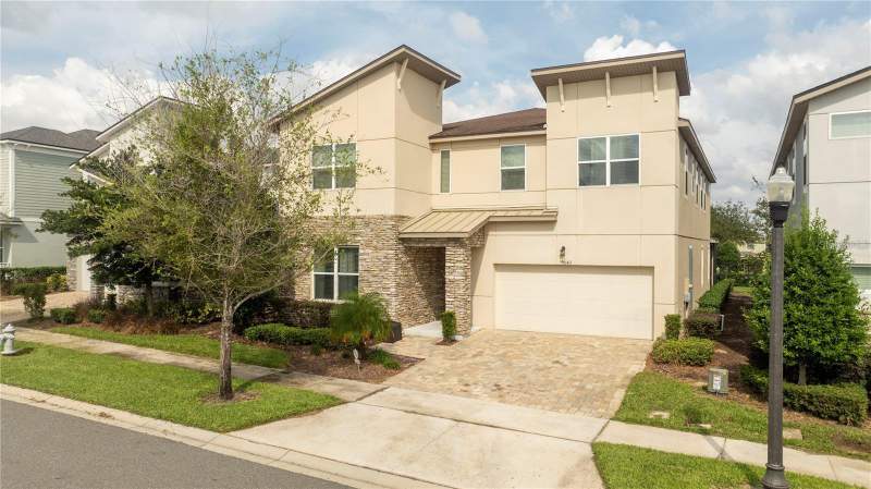 9043 SUNSHINE RIDGE LOOP home for sale in Solara Resort