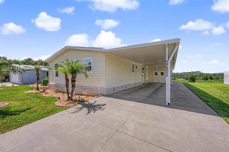 2 bedroom Manufactured Home at 37200 Neukom Avenue, Grand Horizons Ph 04, Zephyrhills — photo 3