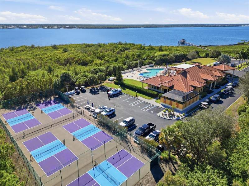 1 bedroom Single Family Residence at 14100 Myakka Avenue #26, Myakka River Motorcoach Residence, Port Charlotte — photo 5