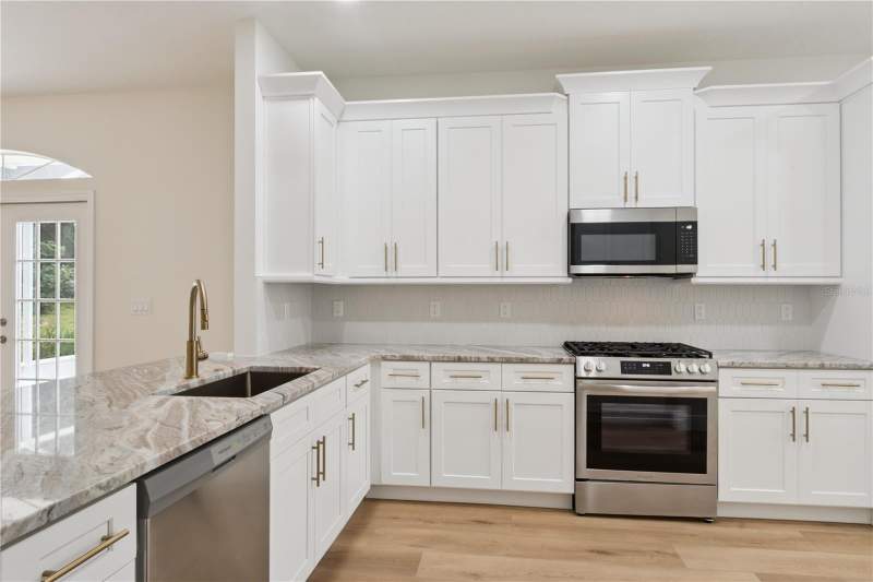 3 bedroom Single Family Residence at 5619 Prince Andrew Court, Royal Highlands Ph I Sub, Leesburg — photo 3