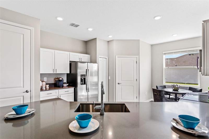 4 bedroom Single Family Residence at 3335 Addison Boulevard, Springhead Lakes 50S, St Cloud — photo 5