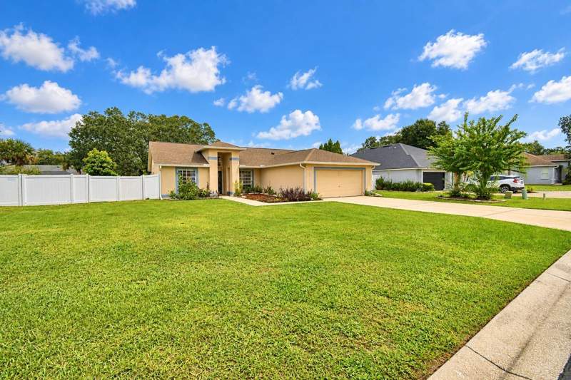 4 bedroom Single Family Residence at 3603 Lismore Drive, Waterford, Lakeland — photo 2