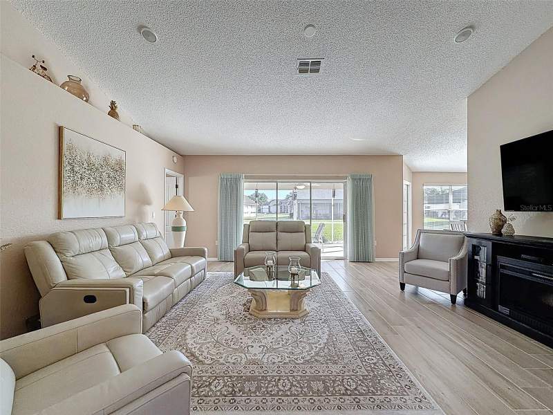 3 bedroom Single Family Residence at 9428 Apple Dumpling Court, Glen Lakes Ph 1, Weeki Wachee — photo 4