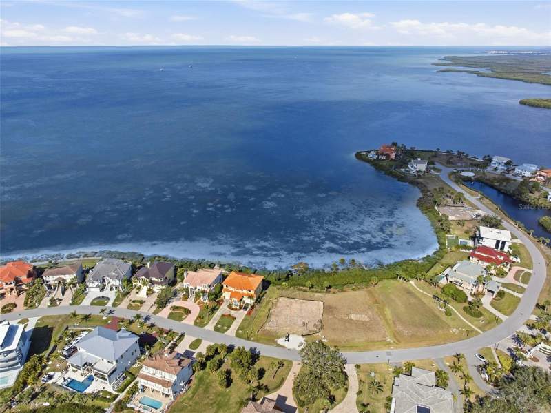 5 bedroom Single Family Residence at 25 Harborpointe Drive, Harborpointe, Port Richey — photo 4