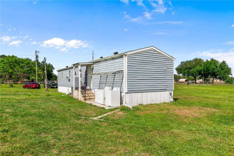 2 bedroom Manufactured Home at 3834 Hixon Avenue, S L & I C, St Cloud — photo 3