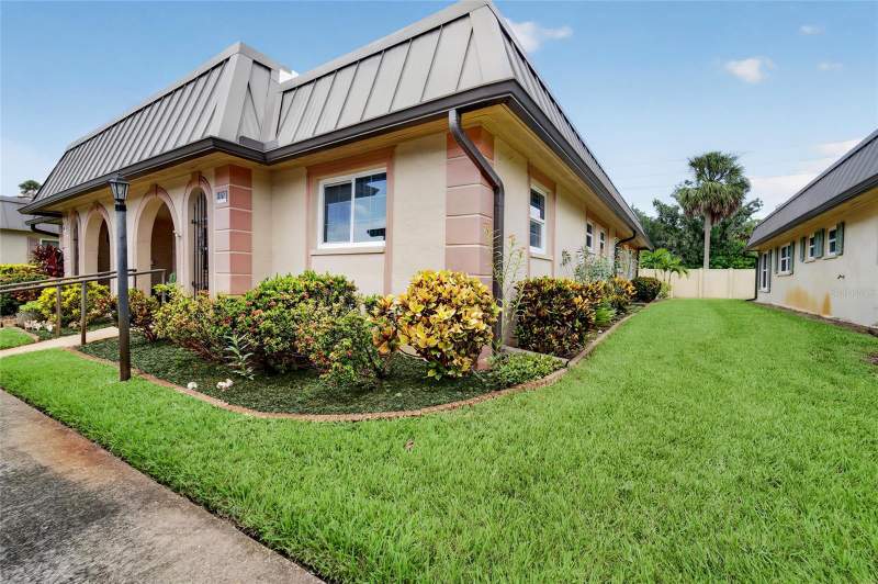 2 bedroom Condominium at 4217 Stratford Drive #0, Gardens Beacon Square, New Port Richey — photo 1
