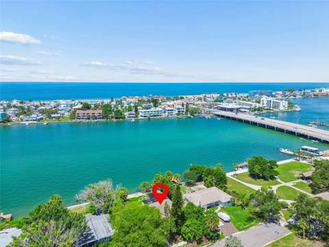 9300 Gulf Boulevard, St Pete Beach FL - photo 6 of 20