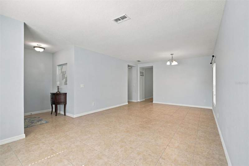 4 bedroom Single Family Residence at 625 Ogelthorpe Dr, Laurel Estates, Davenport — photo 5