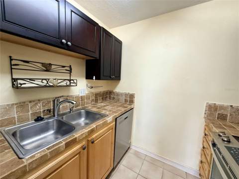4784 Beach Drive #B, St Petersburg FL - photo 6 of 40
