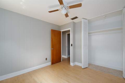 703 NE 6th Place, Gainesville FL - photo 12 of 30