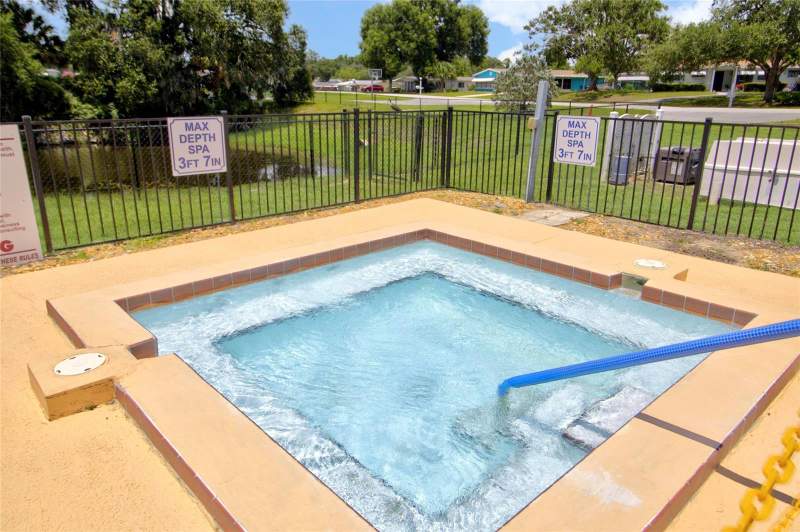 2 bedroom Single Family Residence at 10081 SW 95th Avenue, Pine Run Estate, Ocala — photo 4