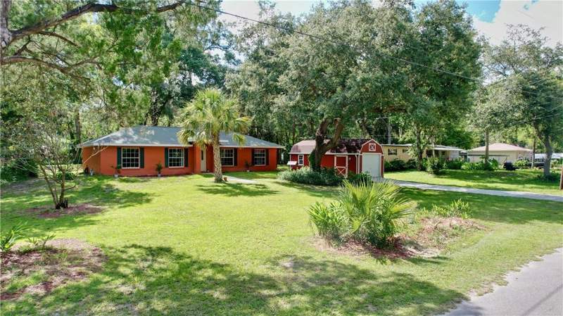 3 bedroom Single Family Residence at 130 N Hawthorne Drive, Inglis, Inglis — photo 2