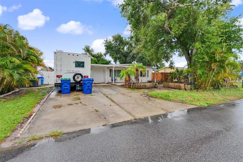 2 bedroom Single Family Residence at 824 67th Street, Brookwood 1st Add, St Petersburg — photo 5