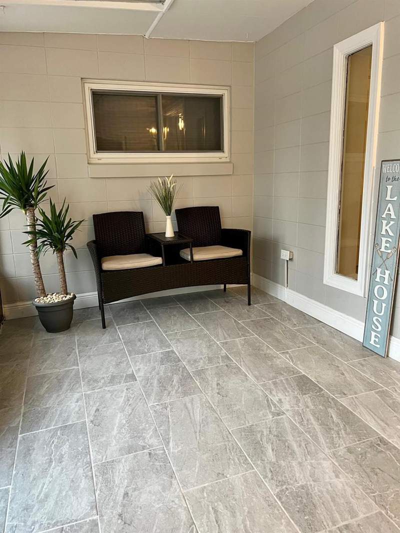 4 bedroom Single Family Residence at 896 CR 485A, Panasoffkee Retreats, Lake Panasoffkee — photo 3